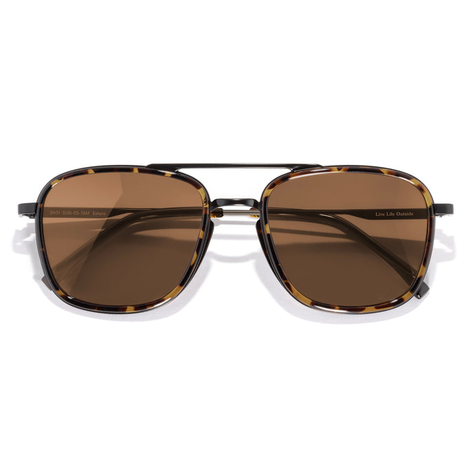 Estero - Tortoise Amber - Sunglasses with brown lenses and tortoiseshell frame on a white background