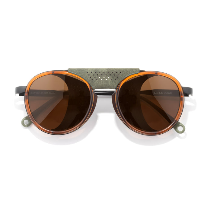 Strada - Rust Amber - Sunglasses with brown lenses and a metallic frame on a white background