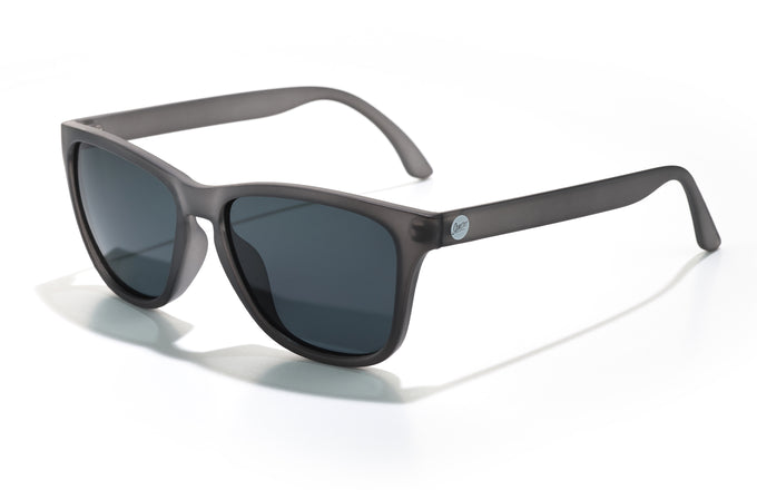 sunski mini headland grey black three quarter angle